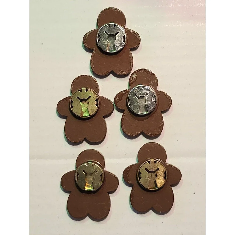 A Collection of Hand-painted Wooden Christmas-themed Buttons Covers qty15